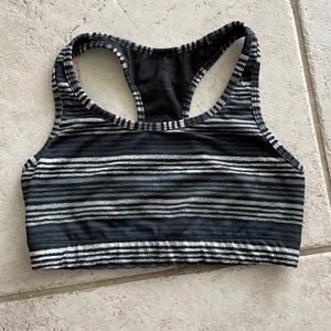 Danskin sports bra